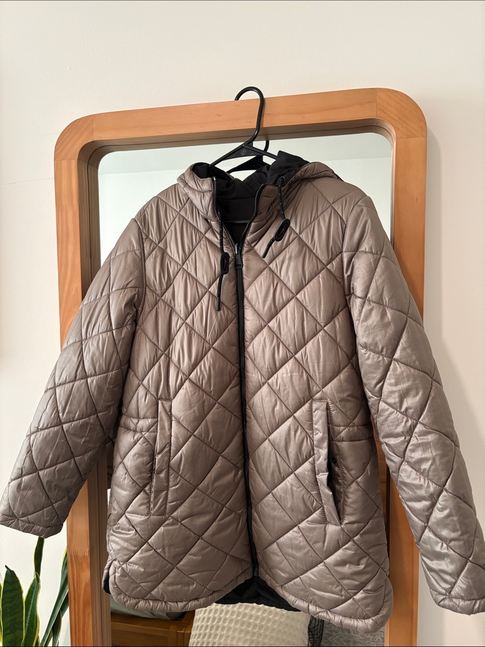 Free Country Reversible Hooded Puffer Jacket in quilted Taupe/solid Black